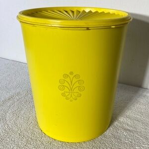 Vintage Tupperware Large Harvest Yellow Servalier Stacking Canister W Lid